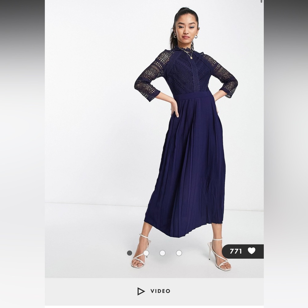 NWT Long sleeve lace sleeve dress with pleated skirt, navy, midi length, size 4